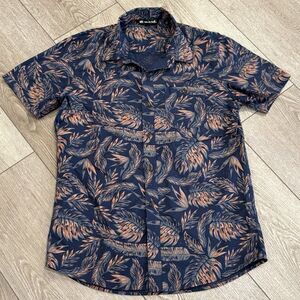Travis Mathew Shirt Mens Medium Blue Hawaiian Floral Aloha Tropical Pattern Golf